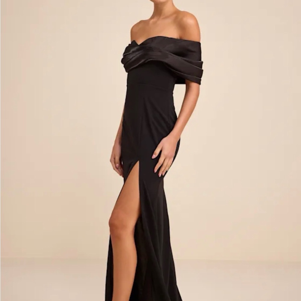 Lulu's Black Strapless Off-Shoulder Evening Gown with High Slit